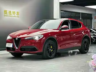 Alfa Romeo Stelvio 2017