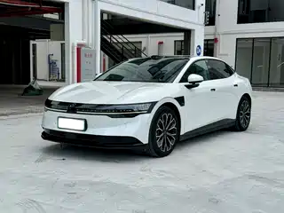 ZEEKR 007 2024