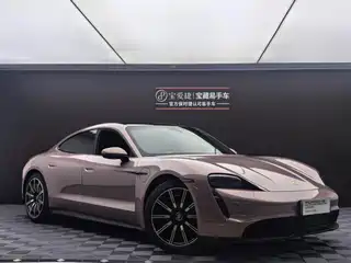Porsche Taycan 2022