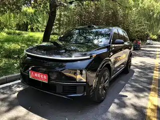 Li Auto L8 2025
