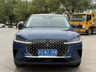 Lincoln Adventurer 2023
