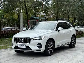 Volvo XC60 2022