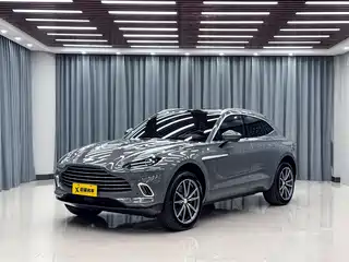 Aston Martin DBX 2024