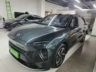 NIO ES8 2023