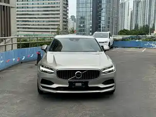 Volvo S90 2017