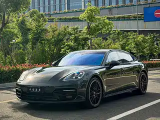 Porsche Panamera 2023