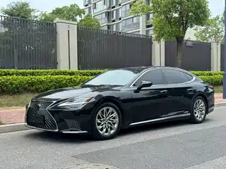 Lexus LS 2021