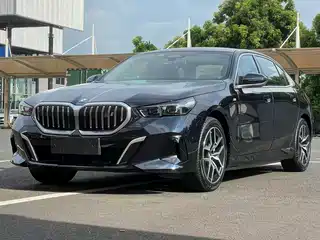 BMW BMW i5 2025
