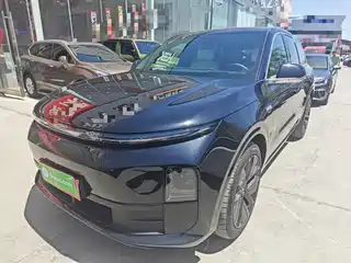 Li Auto L6 2025