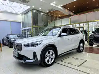 BMW BMW iX1 2025