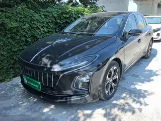 Hongqi E-QM5 2024