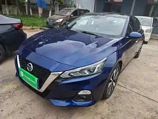 Nissan Teana 2022