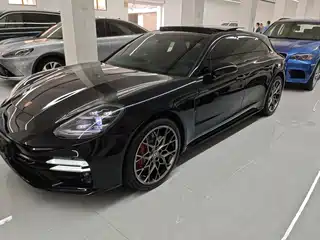 Porsche Panamera 2021