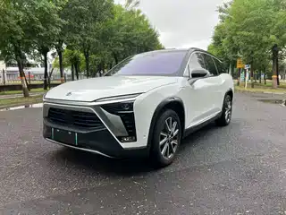 NIO ES8 2021