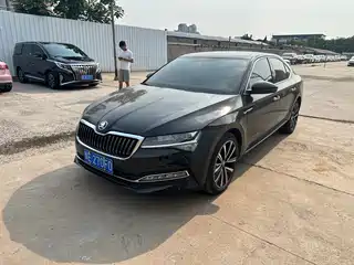 Škoda Superb 2023