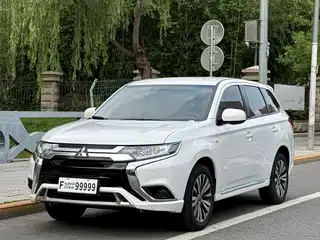 Mitsubishi Outlander 2021
