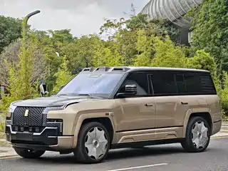 Yangwang U8 L 2025
