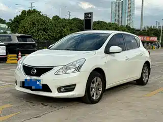 Nissan Tiida 2015