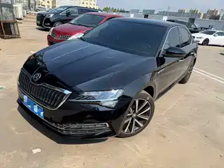 Škoda Superb 2023