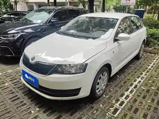 Škoda Rapid Spaceback 2015