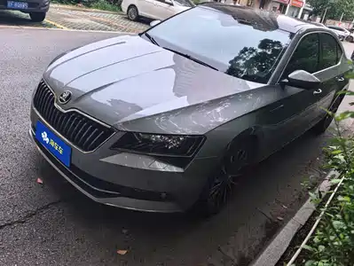 Škoda Superb 2015