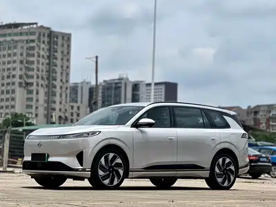 Dongfeng Yipai eπ008 2024