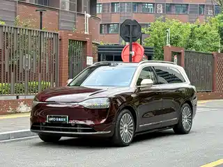 AITO Wenjie M9 2025