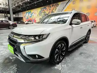 Mitsubishi Outlander 2020