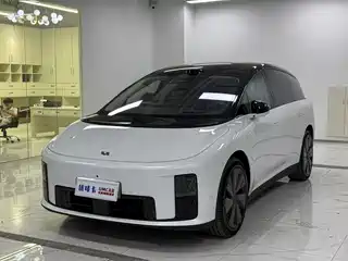 Li Auto Li i8 2025