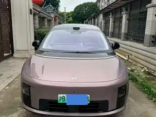 Li Auto Li i8 2025
