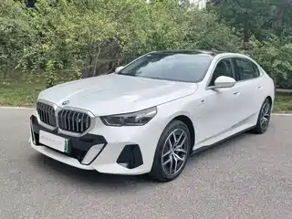 BMW BMW i5 2024