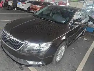 Škoda Superb 2013