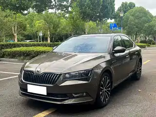 Škoda Superb 2015