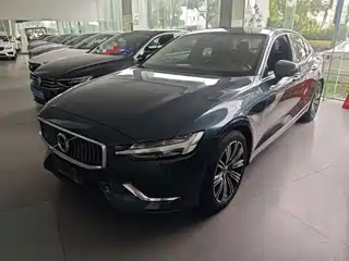 Volvo S60 2022