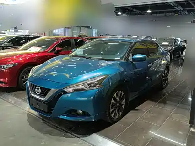 Nissan Bluebird 2015