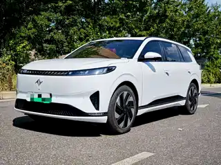 Dongfeng Yipai eπ008 2024