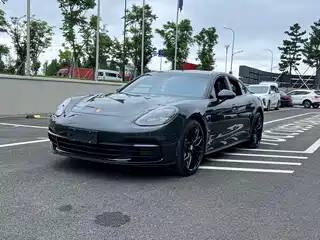 Porsche Panamera 2021