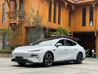 Geely Galaxy E8 2025