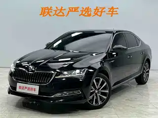 Škoda Superb 2023