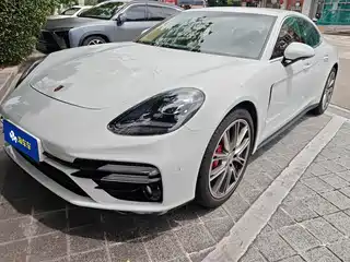 Porsche Panamera 2021