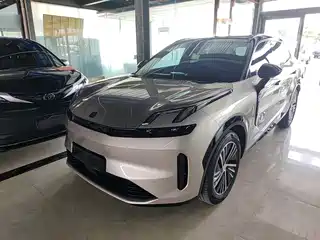 Lynk & Co 08 EM-P 2024