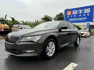 Škoda Superb 2015