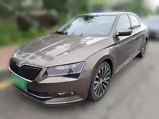 Škoda Superb 2015