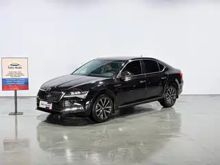 Škoda Superb 2023