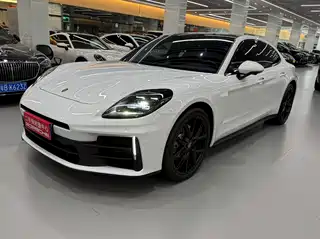 Porsche Panamera 2024
