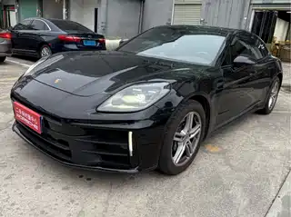 Porsche Panamera 2025