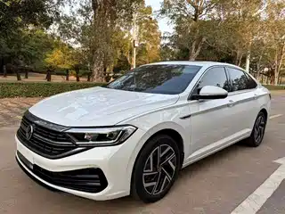 Volkswagen Sagitar 2022