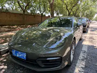 Porsche Panamera 2022