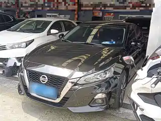Nissan Teana 2022