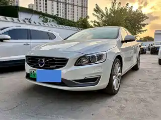 Volvo S60 Plug-in Hybrid 2015